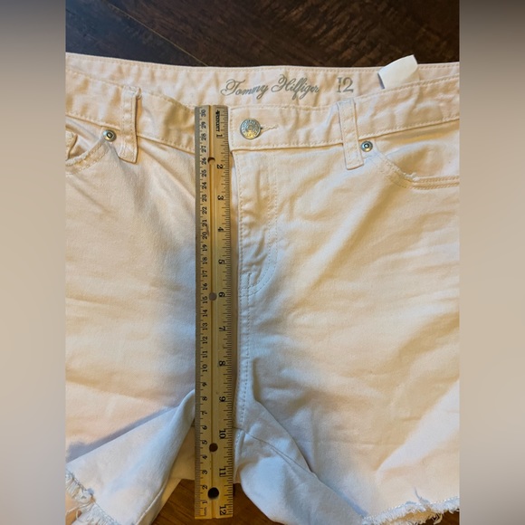 Tommy Hilfiger light pink shorts - Picture 4 of 7